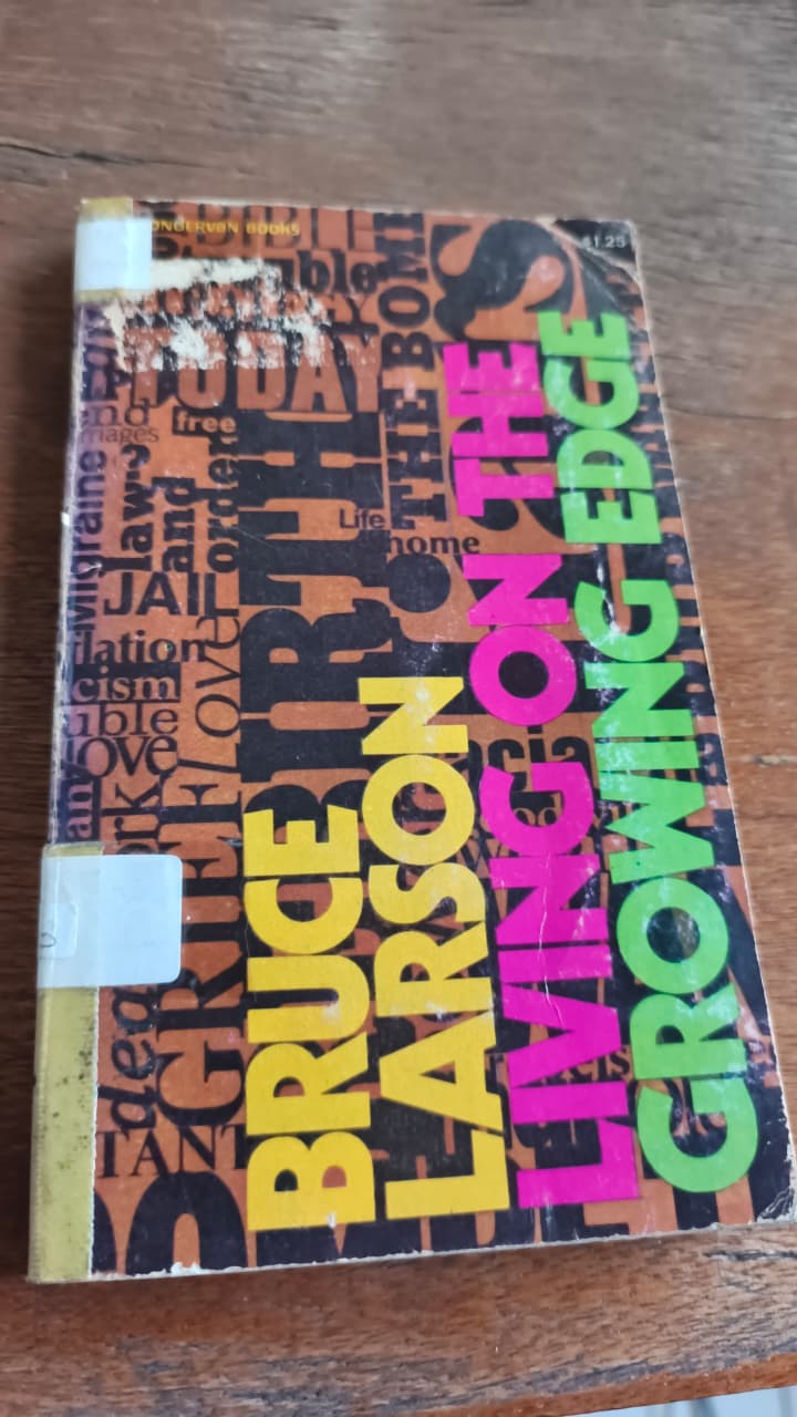 Cover buku Living On The Growing Edge