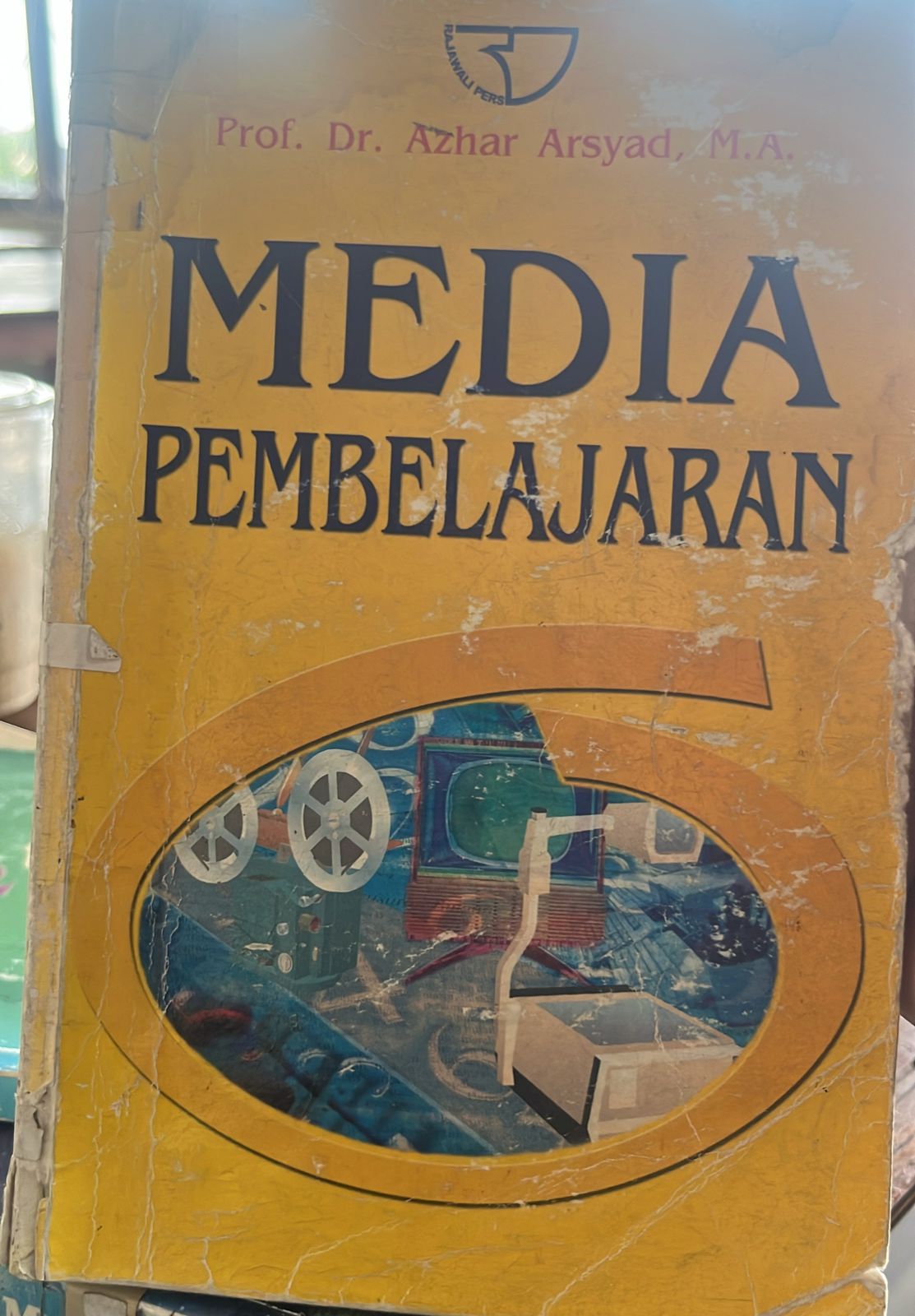 Cover buku Media Pembelajaran