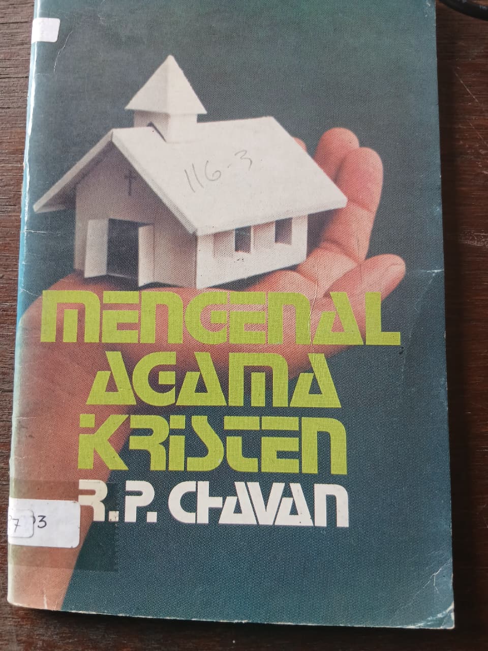Cover buku Mengenal Agama Kristen