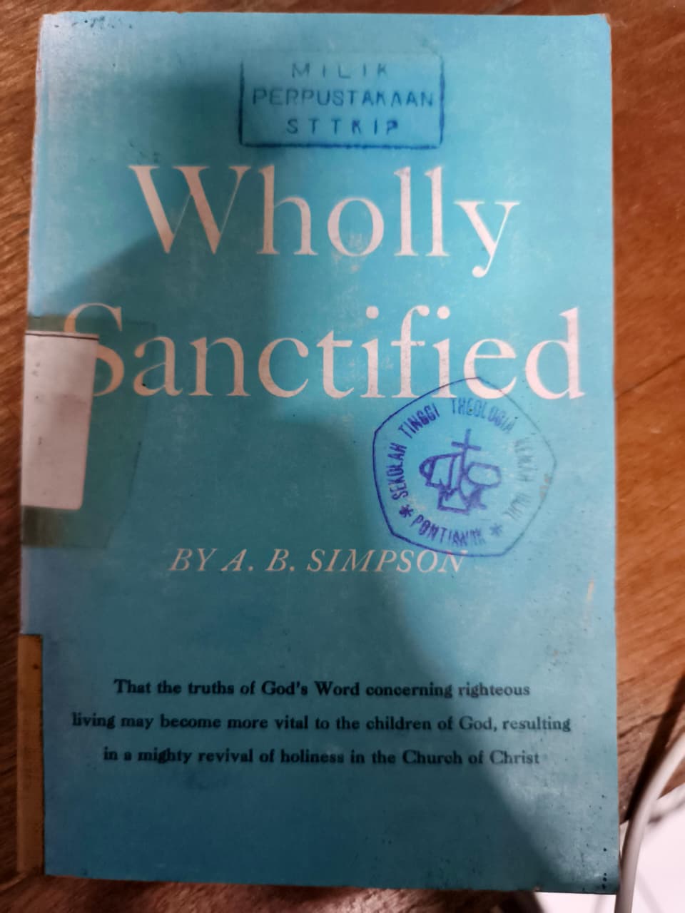 Cover buku Wholly Sanctified
