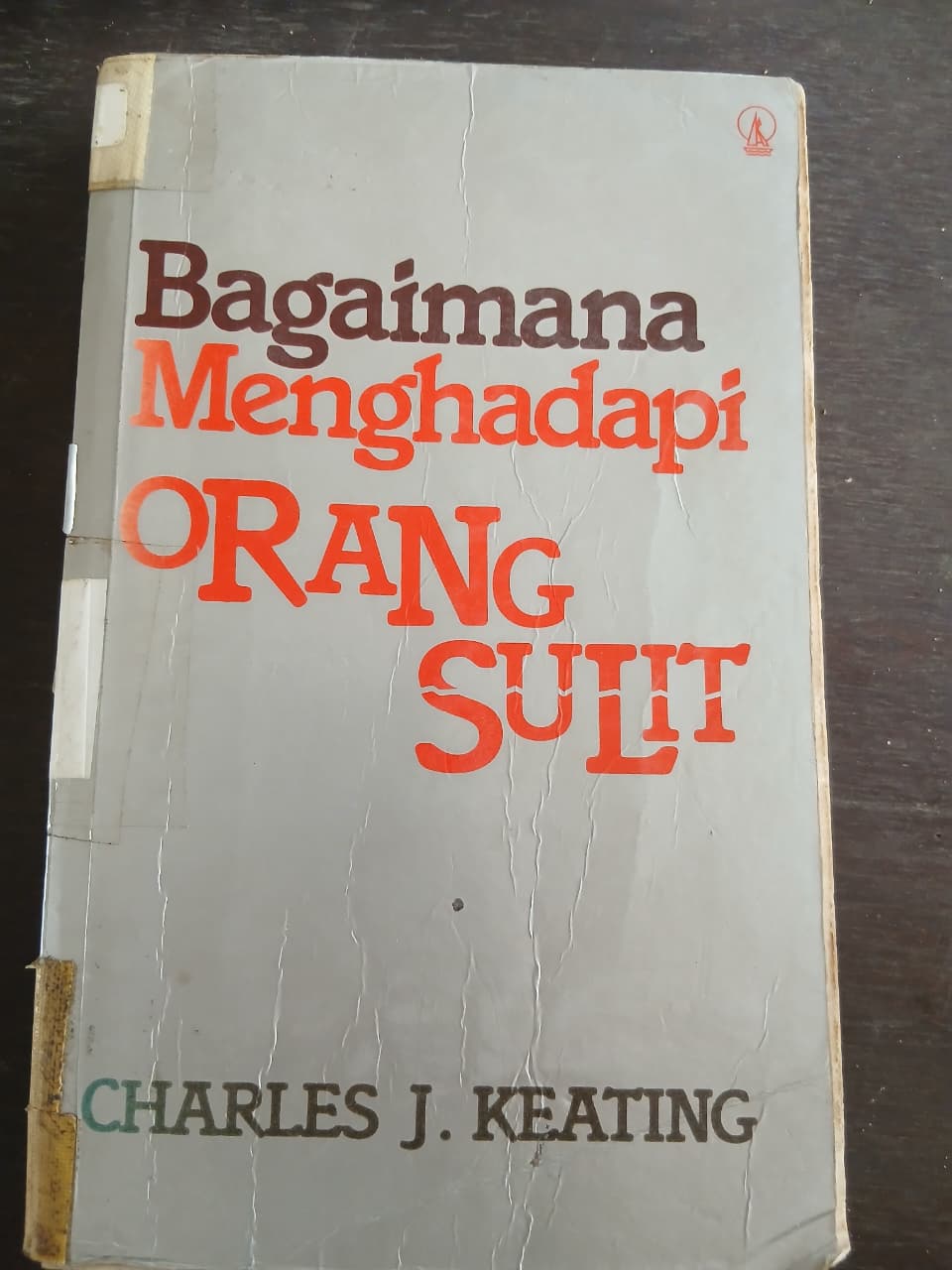 Cover buku BAGAIMANA MENGHADAPI ORANG SULIT