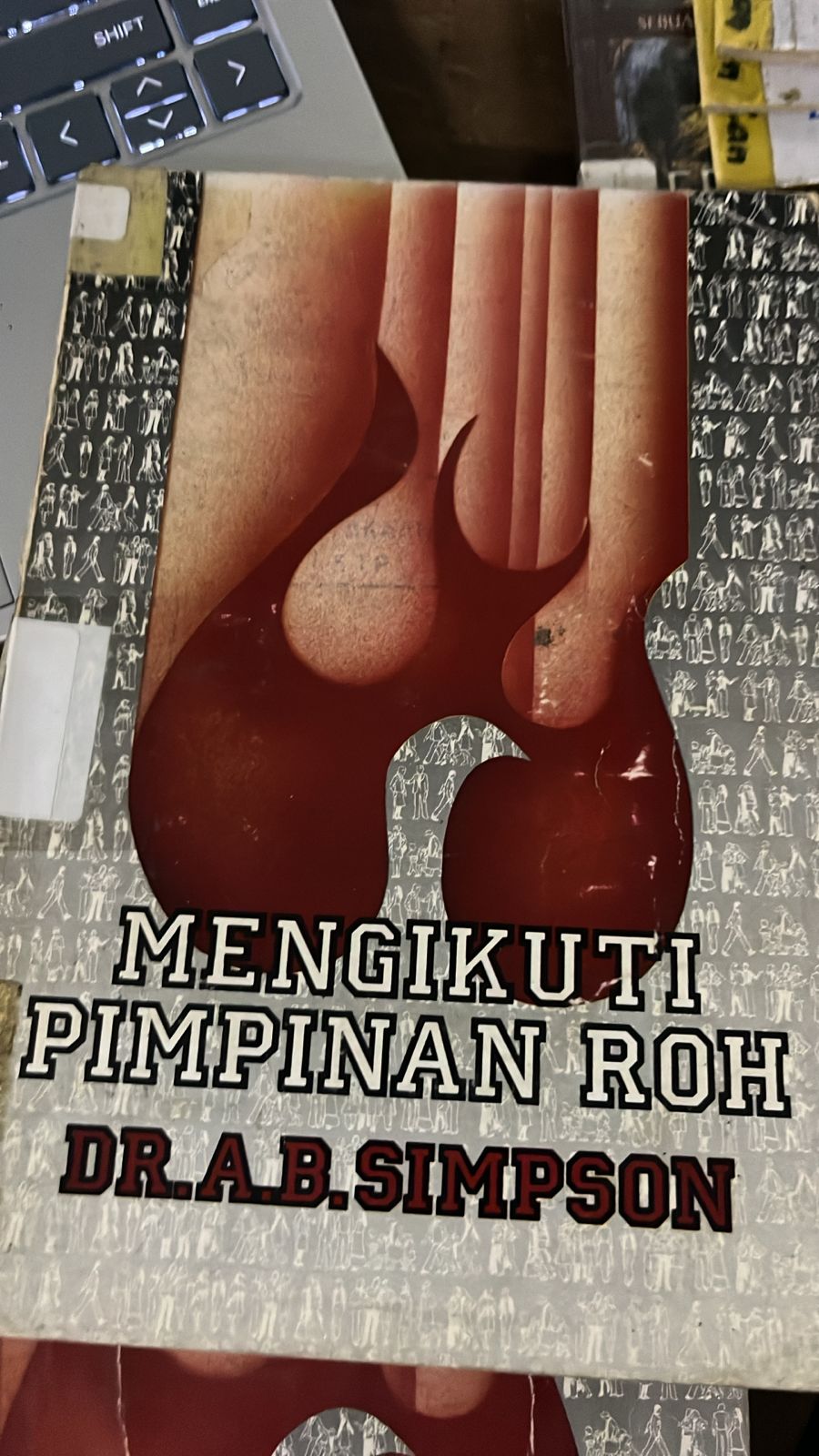 Cover buku Mengikuti Pimpinan Roh