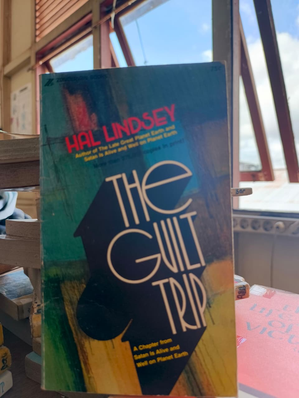 Cover buku The Guilt Trip