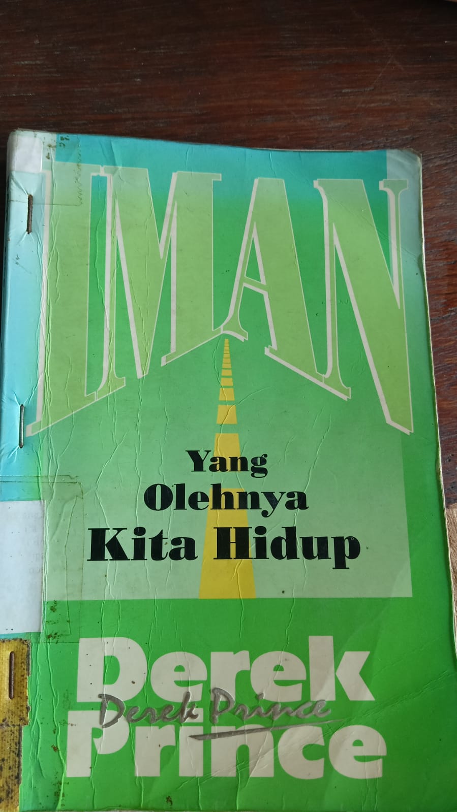 Cover buku Iman yang olehnya kita hidup