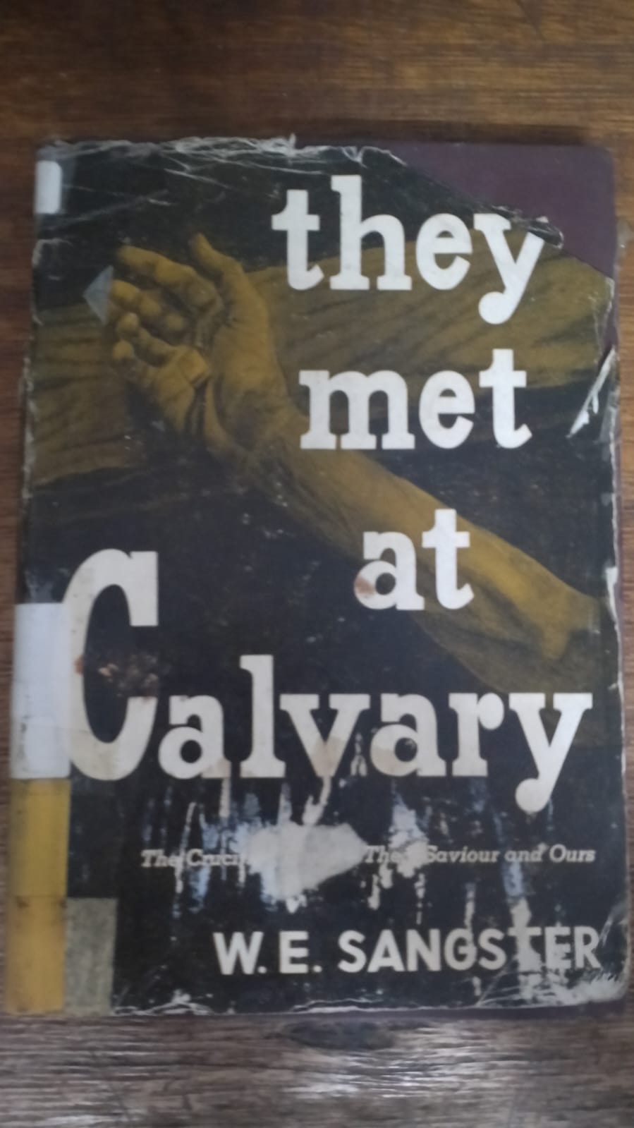 Cover buku they met at Calvary