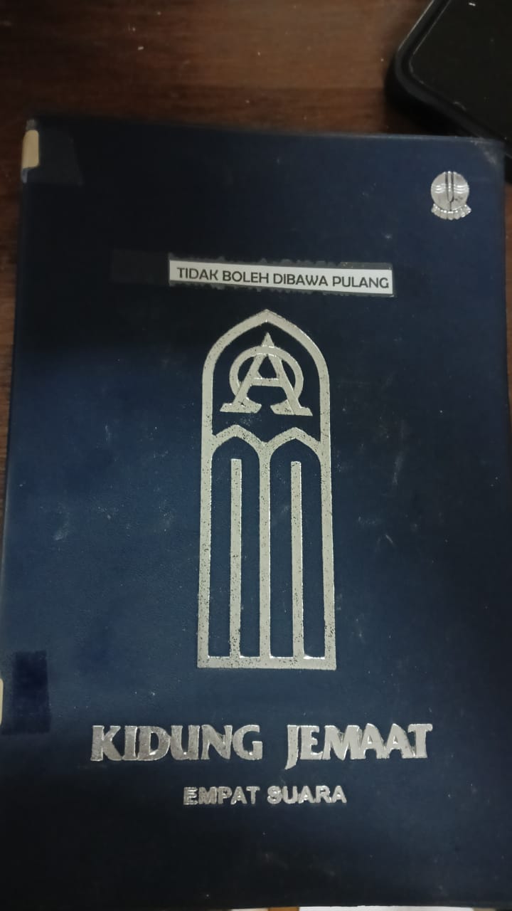 Cover buku Kidung jemaat empat suara