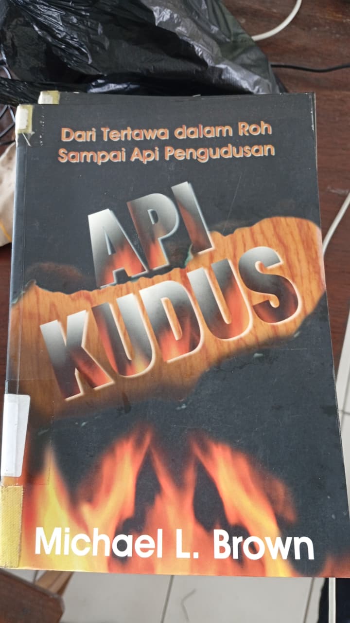 Cover buku Api Kudus