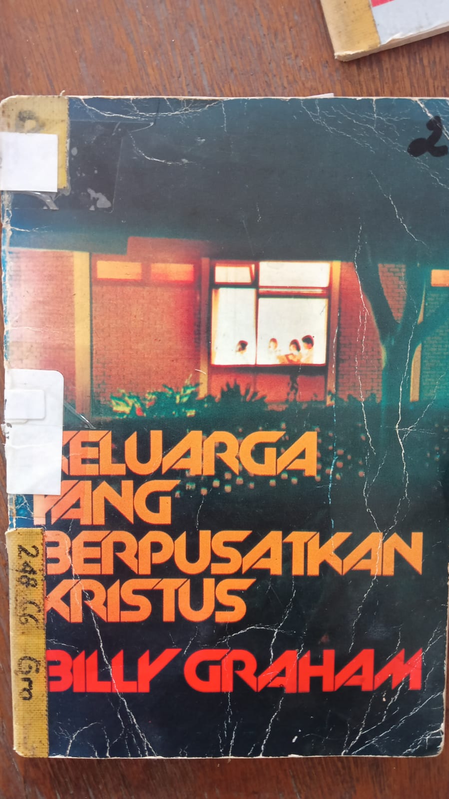 Cover buku Keluarga Yang Berpusatkan Kristus