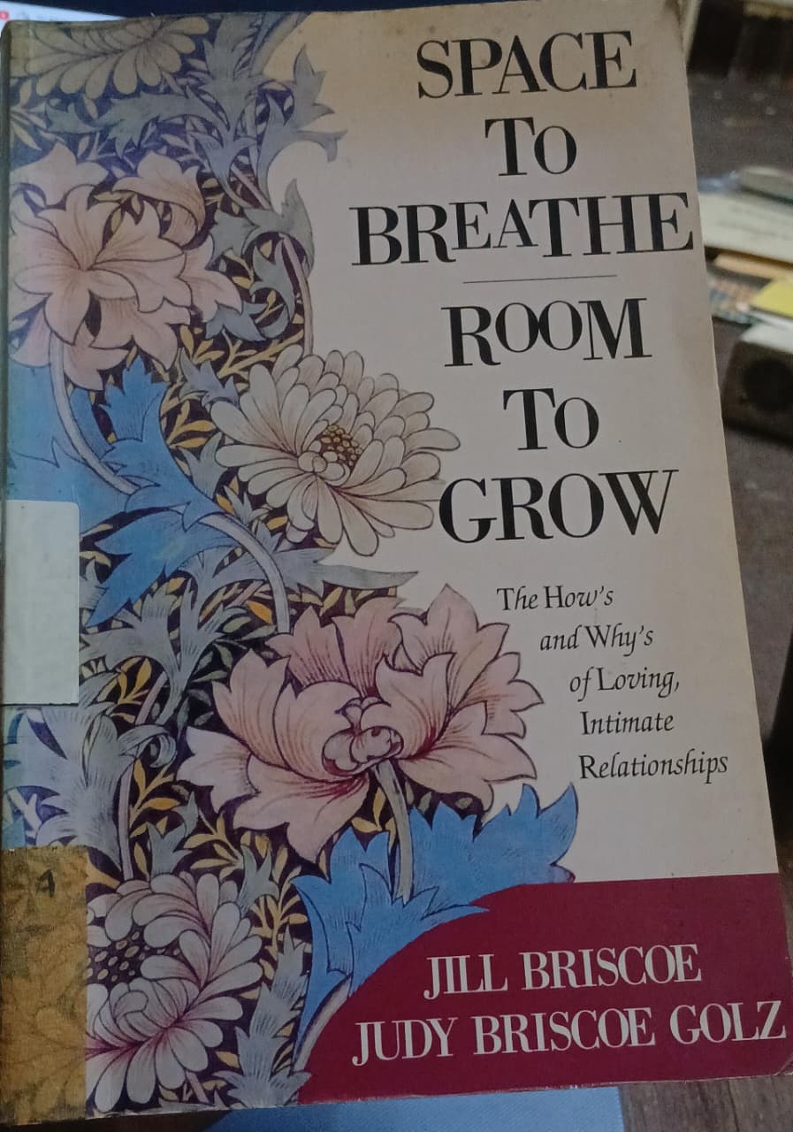 Cover buku SPACE TO BREATHE ROOM TO GROW