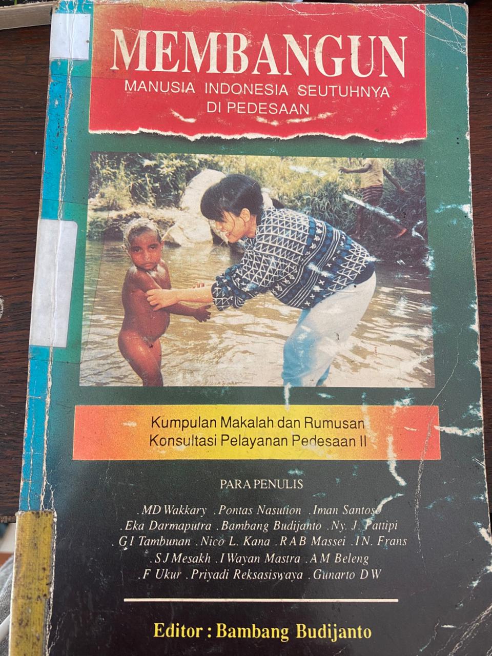 Cover buku Membanganun Manusia Indonesia Seutuhnya di Pedesaan