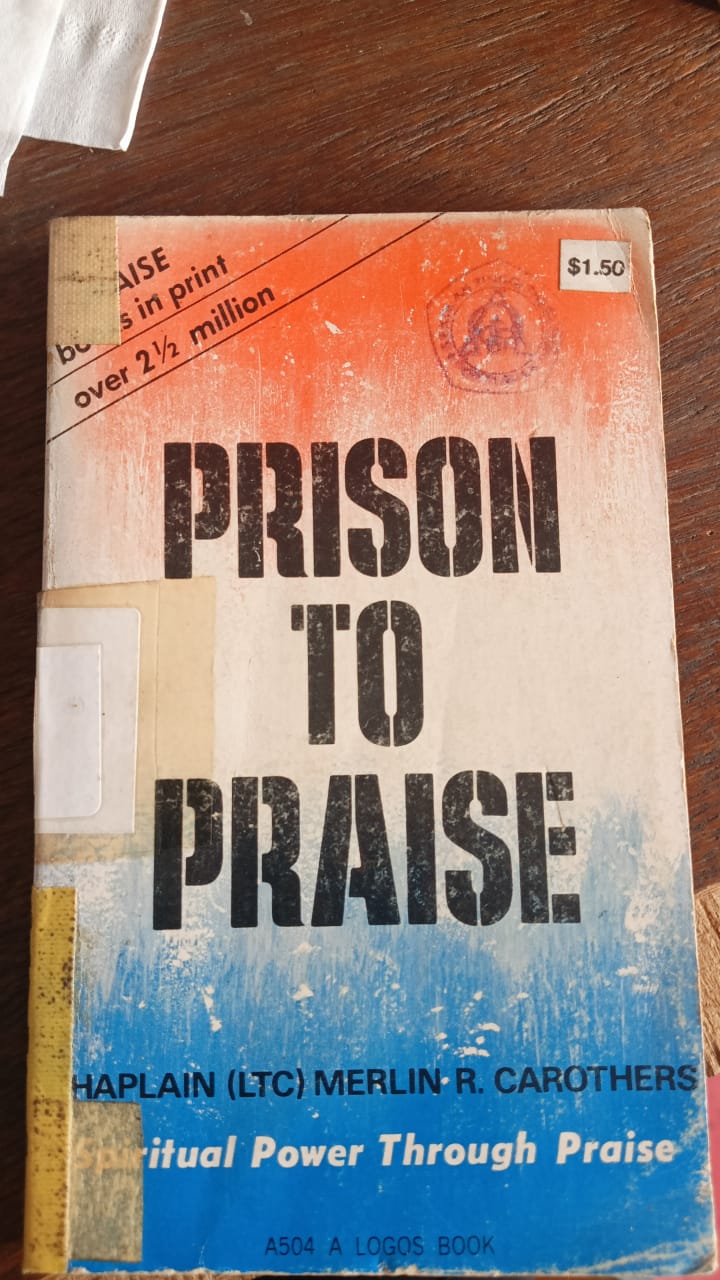 Cover buku Prison to praise