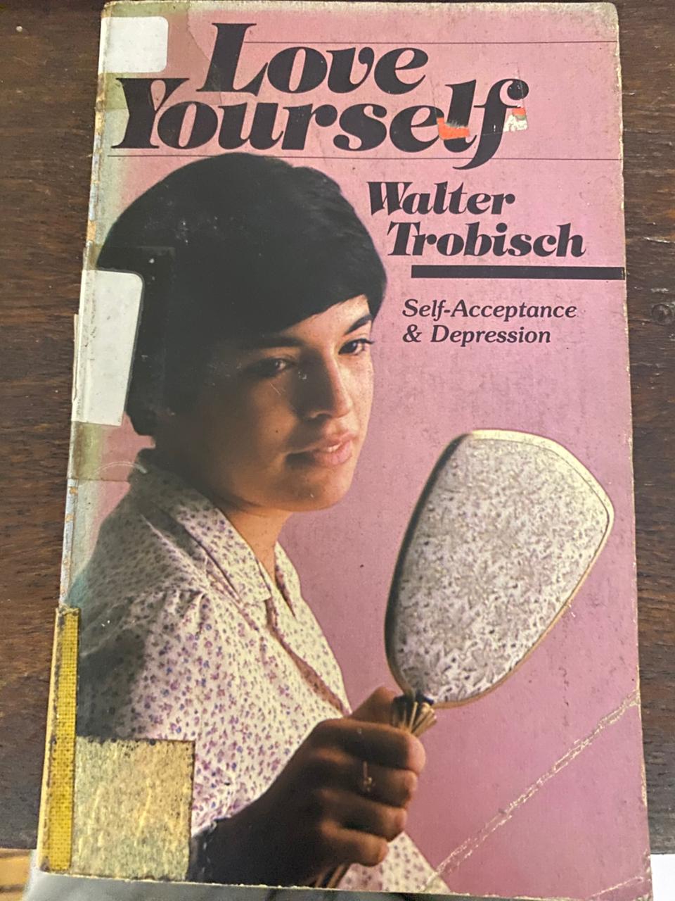 Cover buku Love Yourself