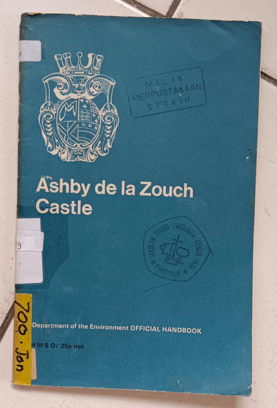 Cover buku Ashby de la Zouch Castle